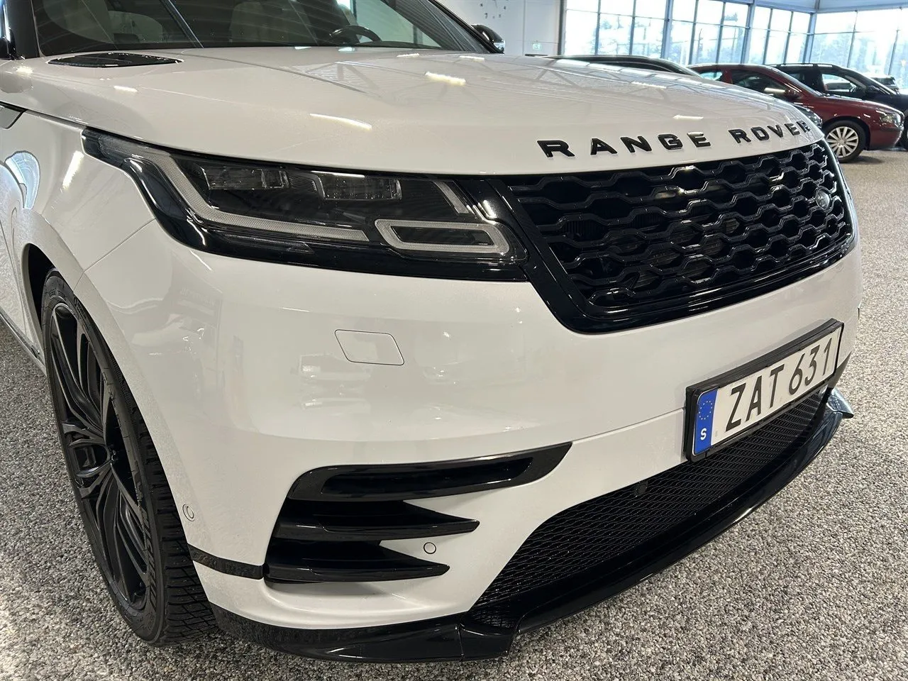 Vehicle image 5