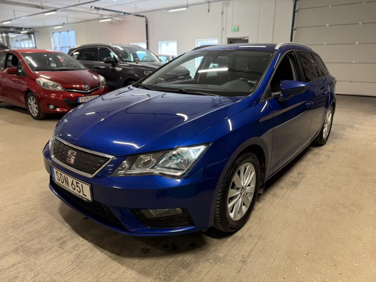 Vehicle image 5