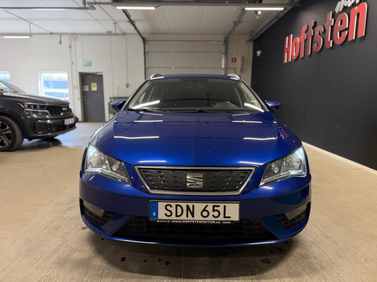 Vehicle image 6