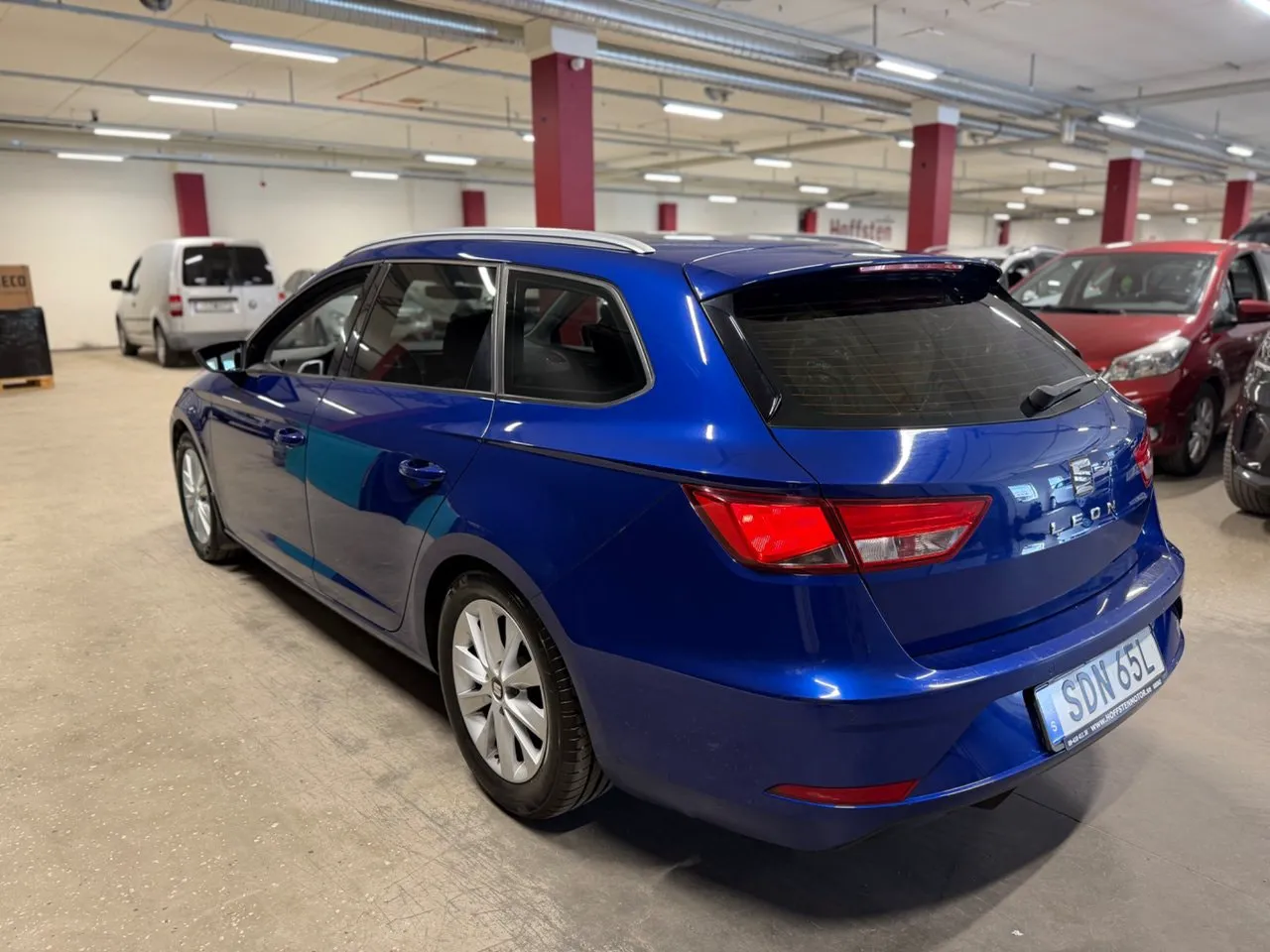 Vehicle image 4