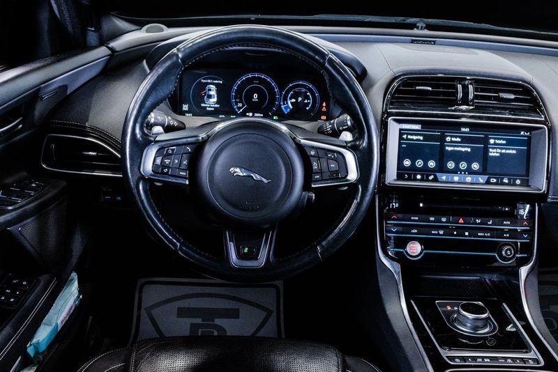 Jaguar XE bild 16