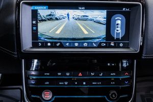 Jaguar XE bild 22
