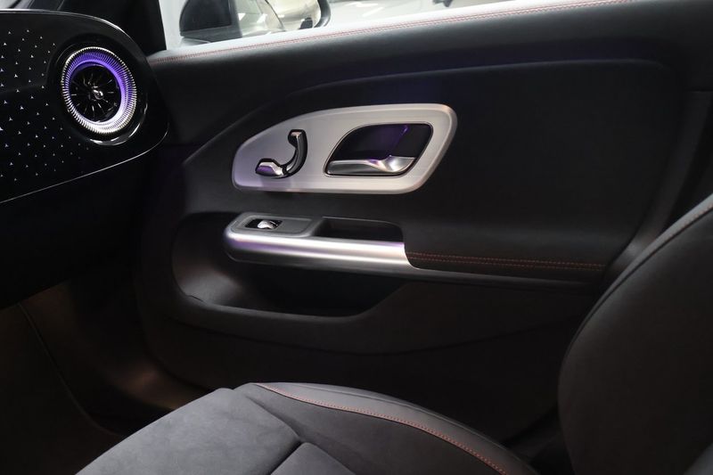 Mercedes CLA350 bild 21