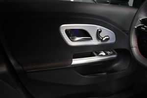 Mercedes CLA350 bild 15