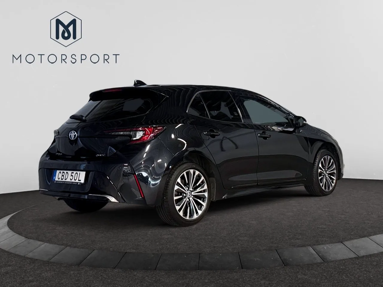 Vehicle image 5