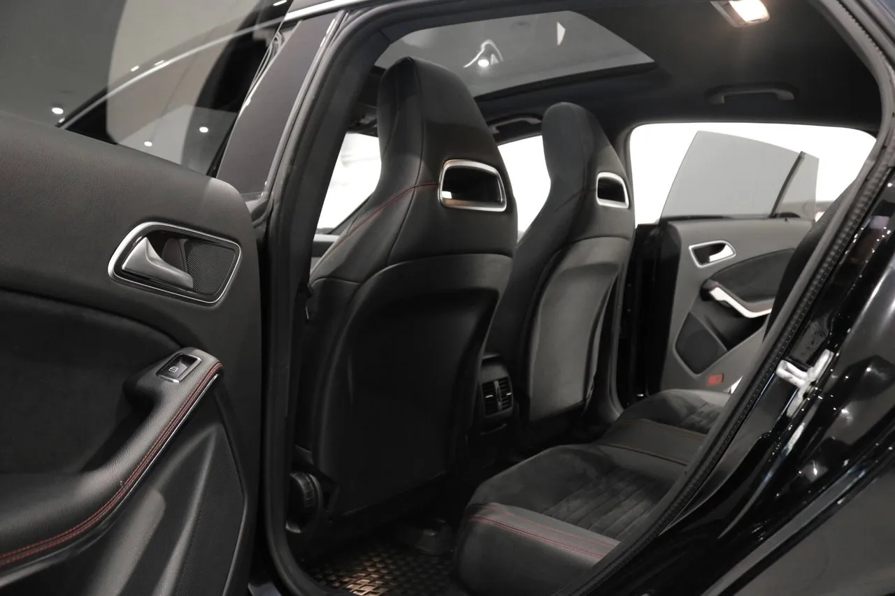 Vehicle image 18