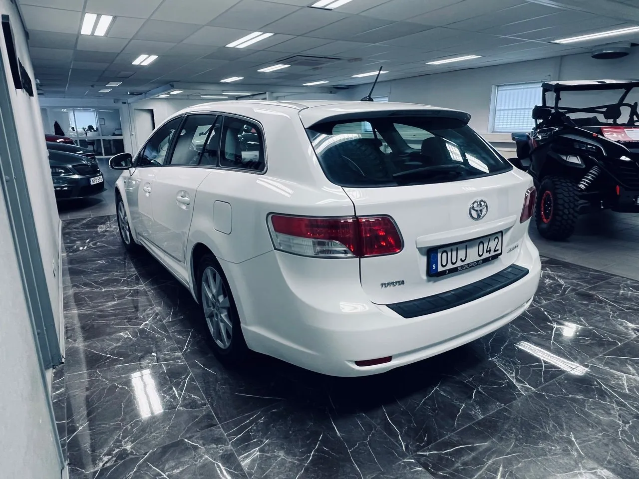 Vehicle image 4
