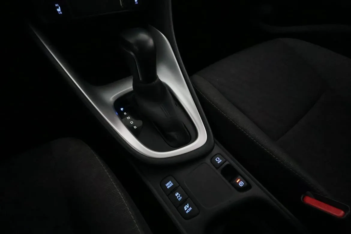 Vehicle image 18