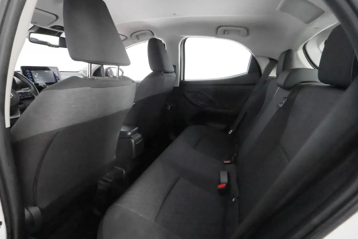 Vehicle image 16