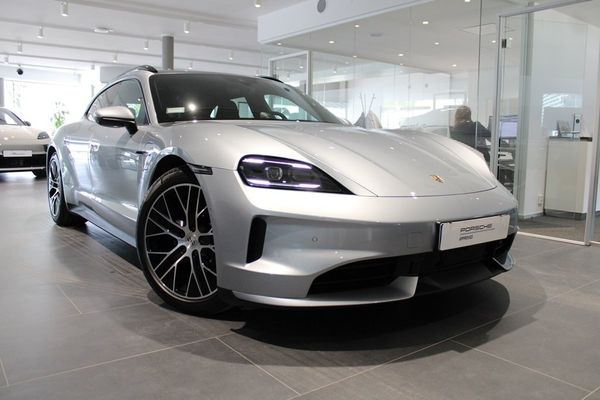 Porsche Taycan Sport Turismo - 2025