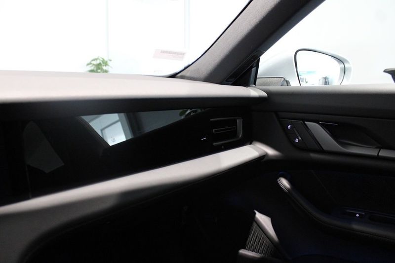 Porsche Taycan bild 13