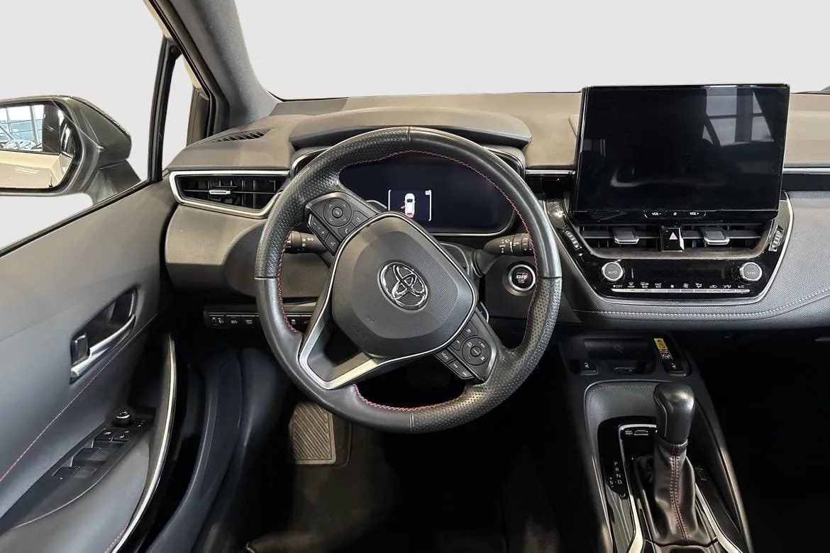 Vehicle image 11