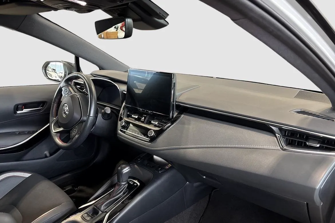 Vehicle image 8