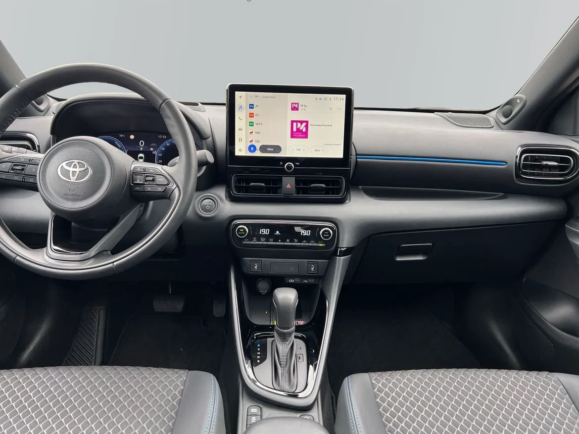 Vehicle image 7