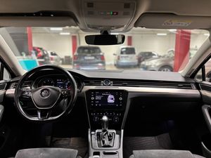 Volkswagen Passat bild 9