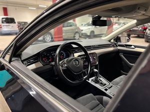 Volkswagen Passat bild 8