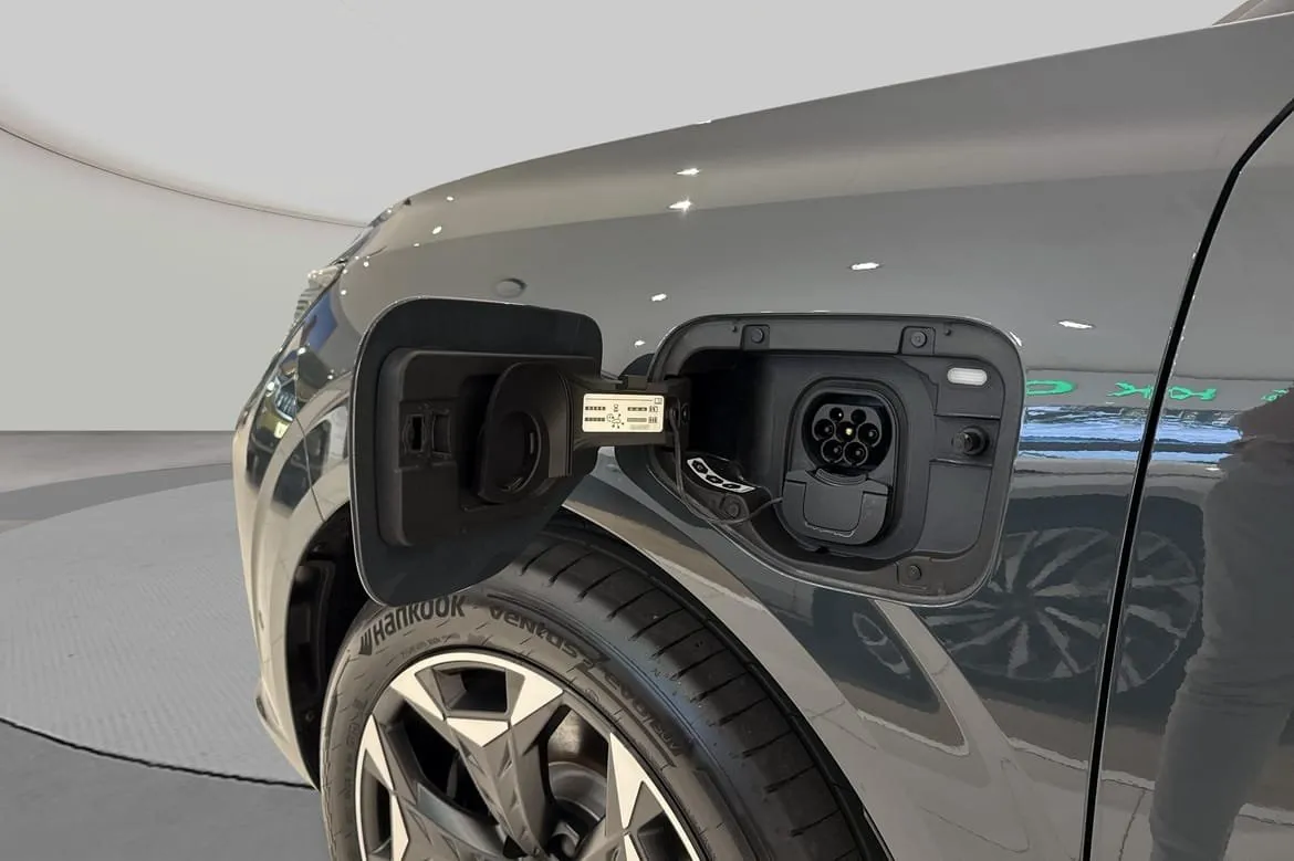 Vehicle image 21