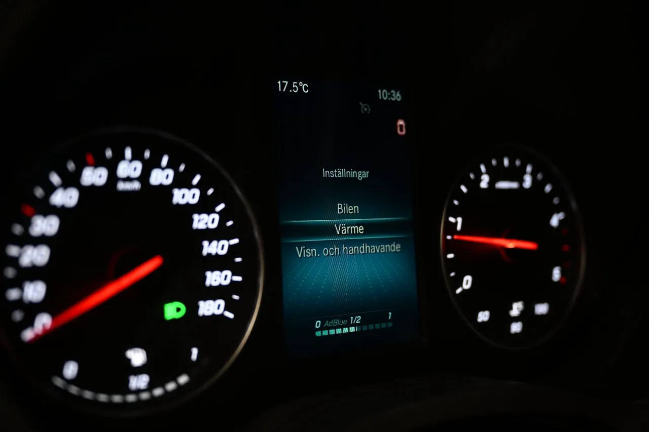 Vehicle image 20