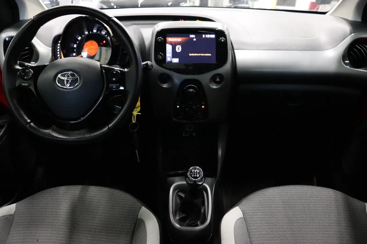 Vehicle image 13