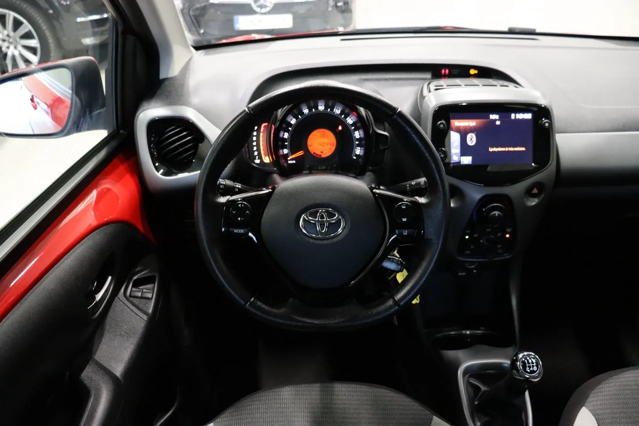 Vehicle image 11