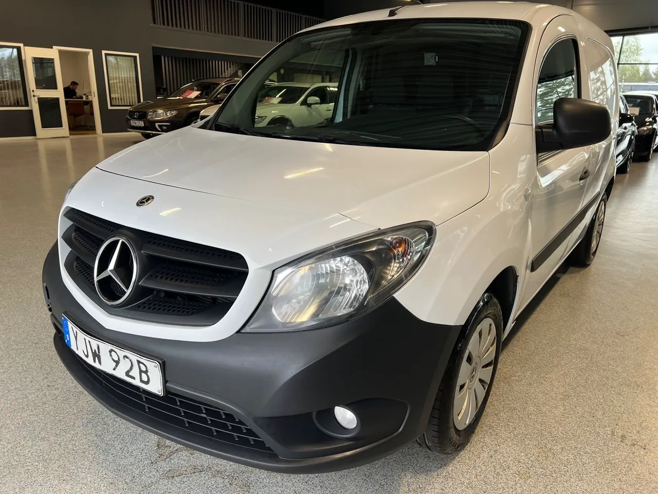 Vehicle image 7