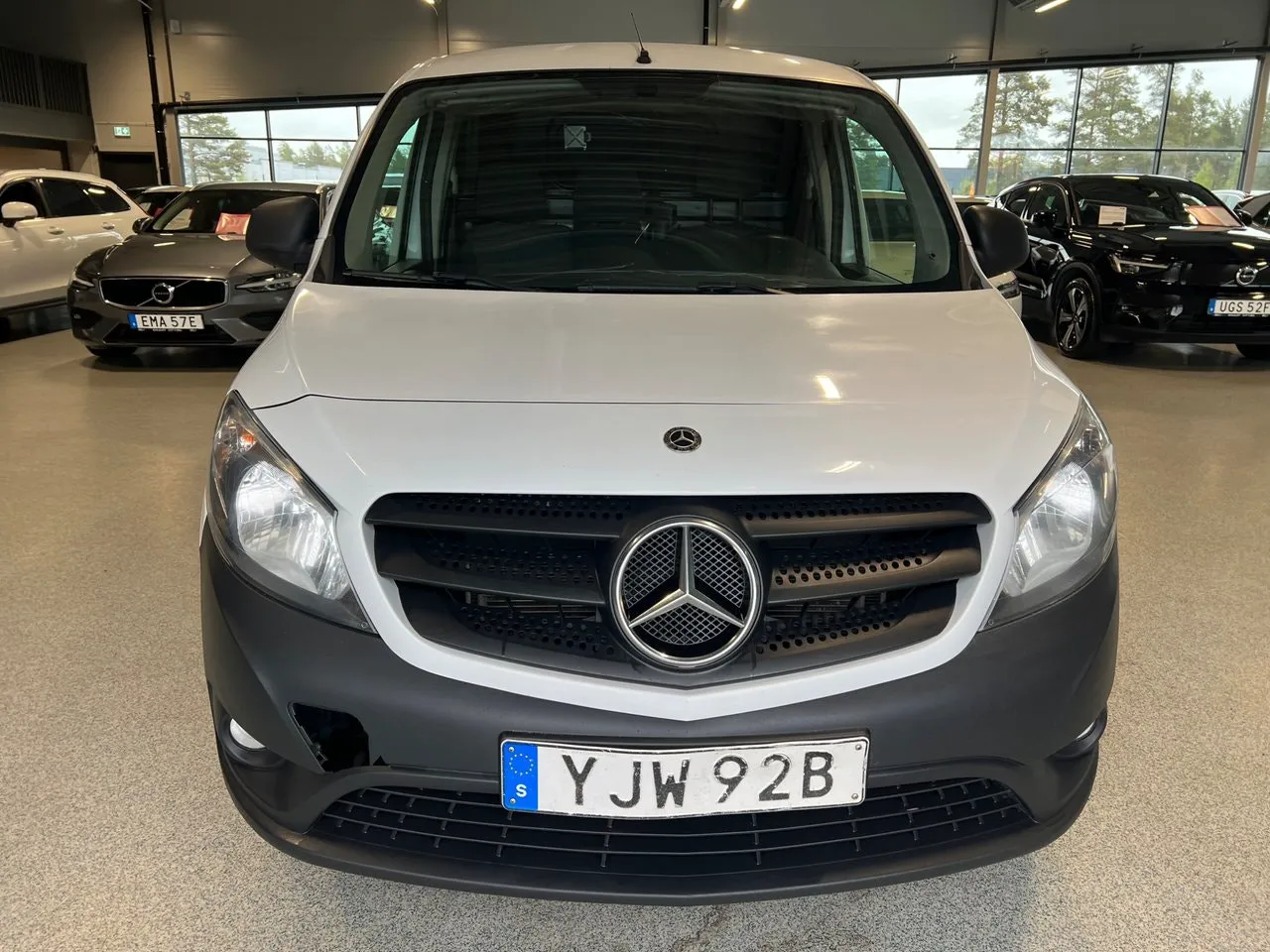 Vehicle image 8