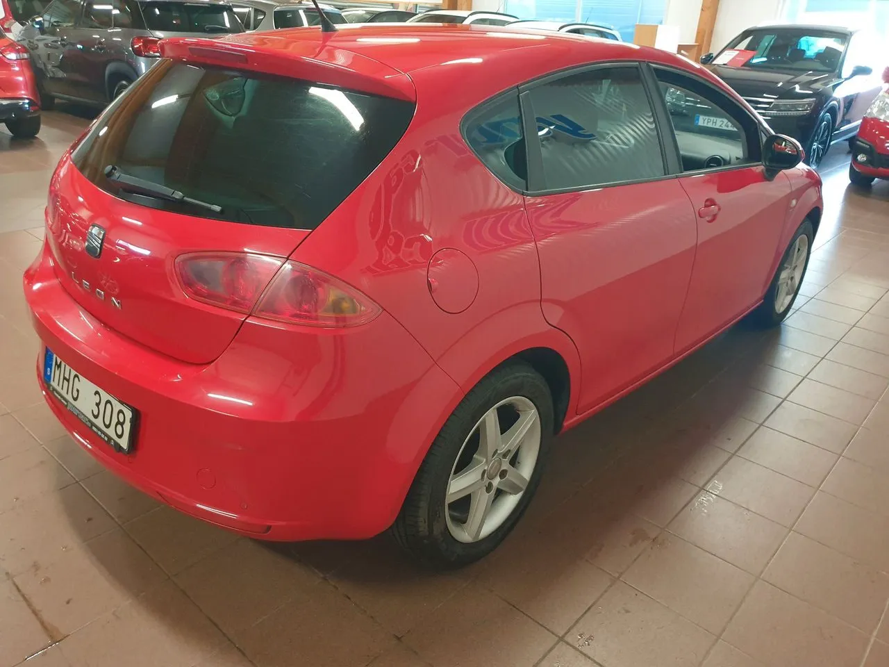 Vehicle image 4