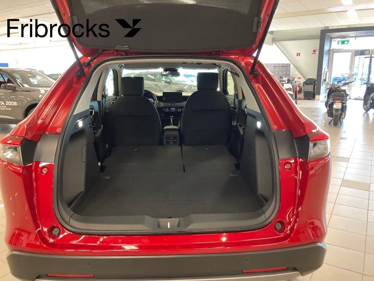 Vehicle image 13