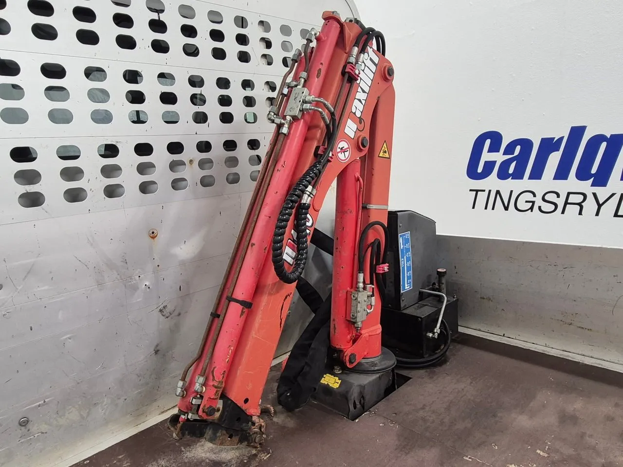 Vehicle image 6