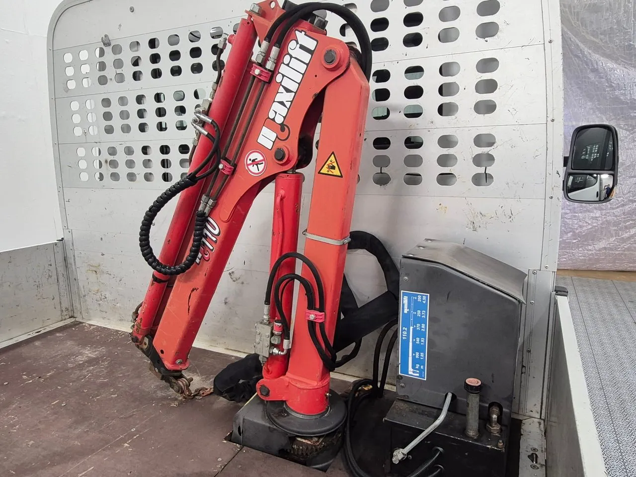 Vehicle image 8