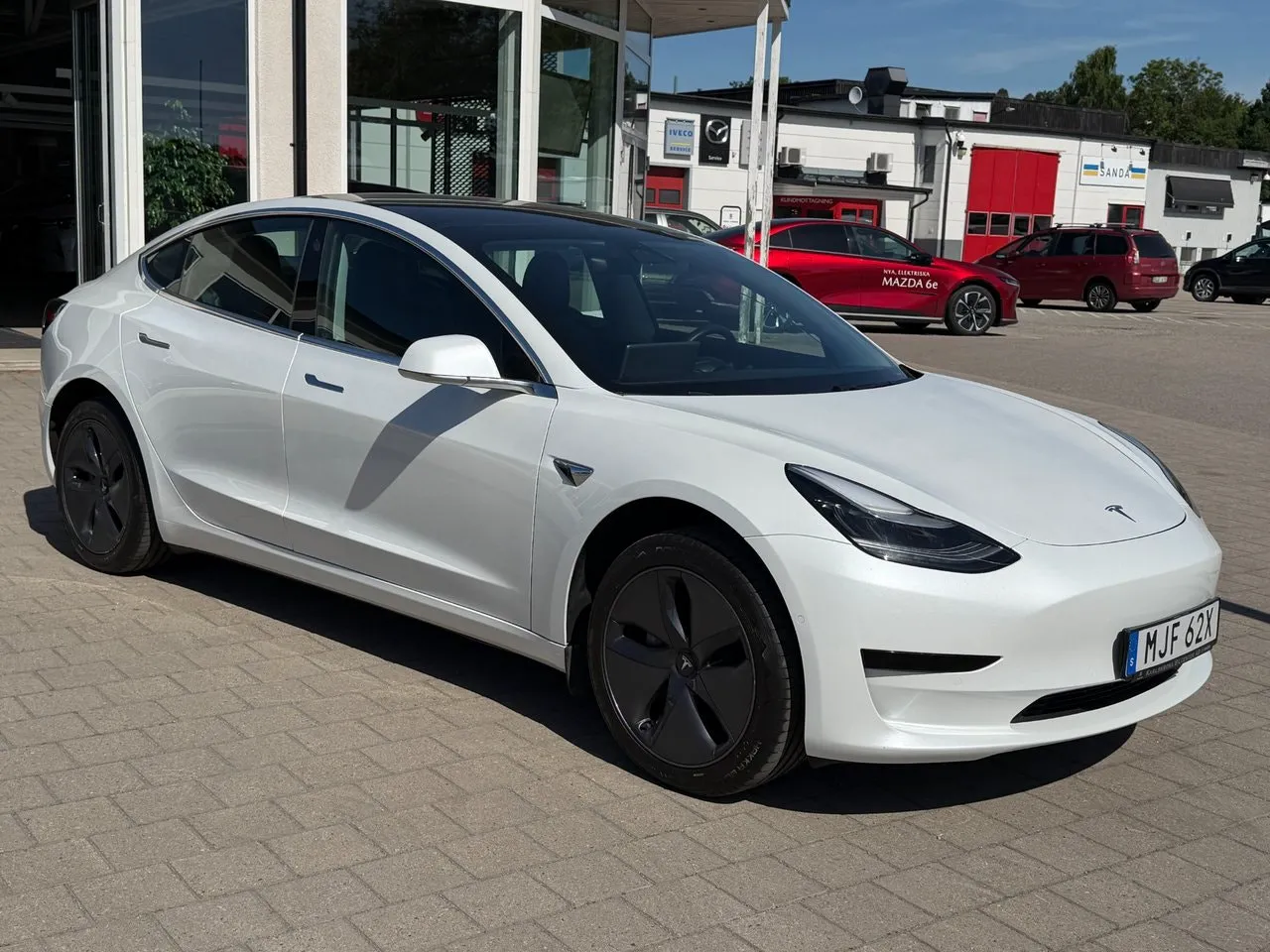 Vehicle image 2
