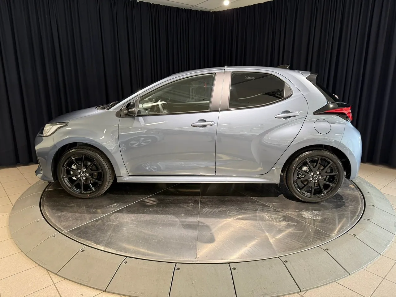 Vehicle image 2