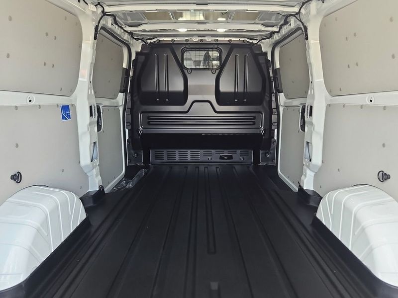 Ford E-Transit bild 10