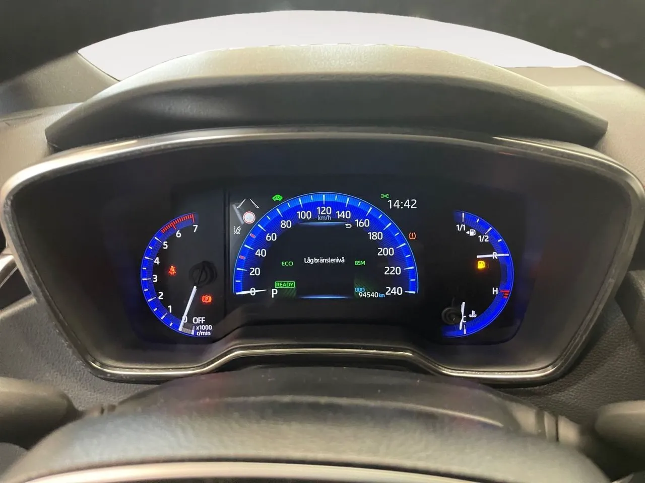 Vehicle image 11