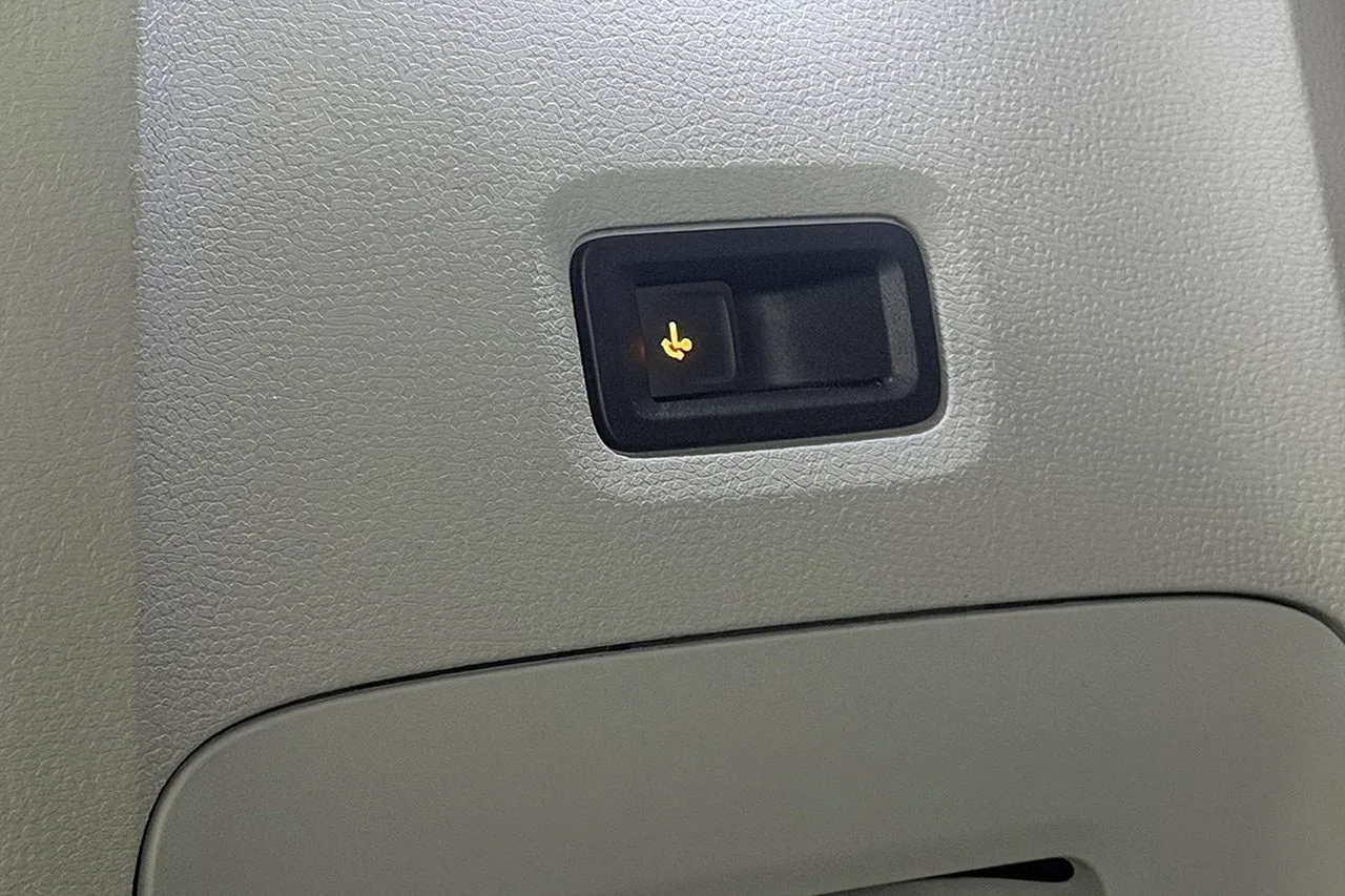 Vehicle image 36