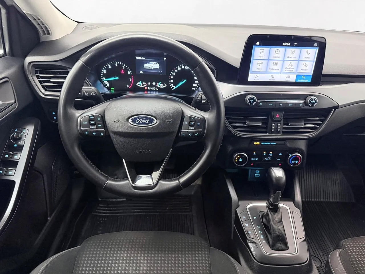 Vehicle image 16