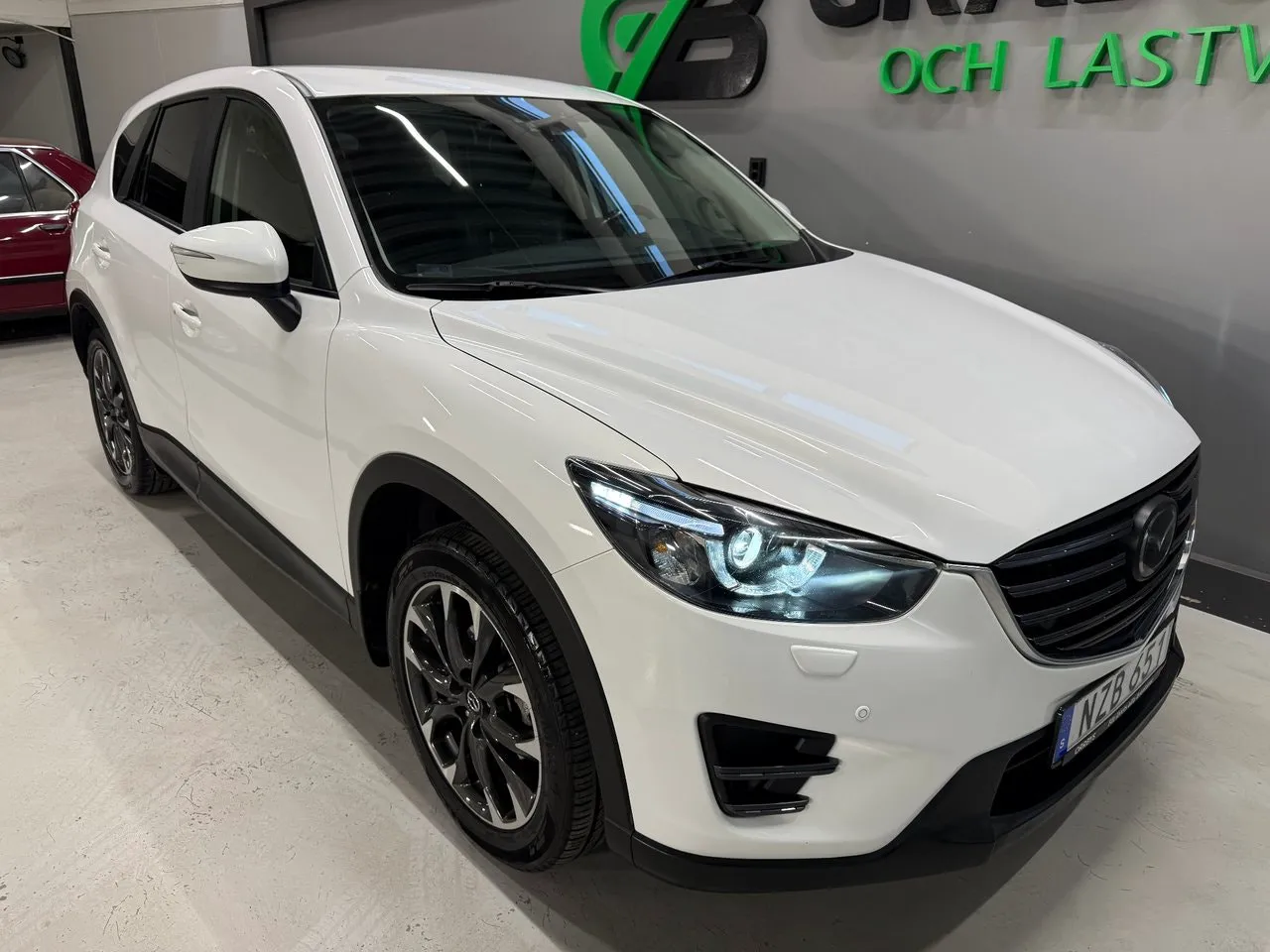 Vehicle image 6
