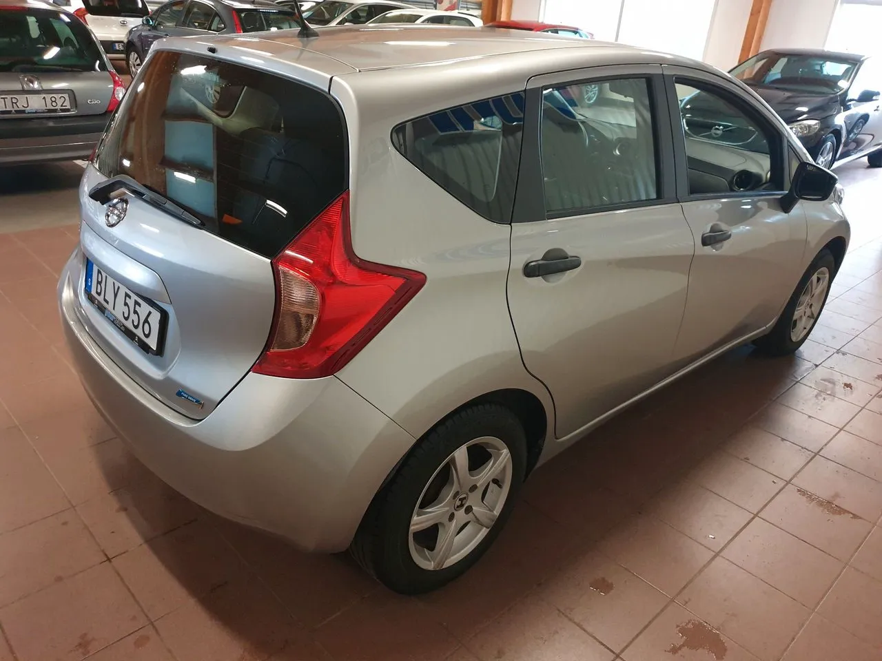 Vehicle image 5