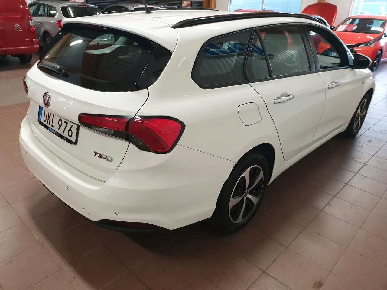 Vehicle image 4