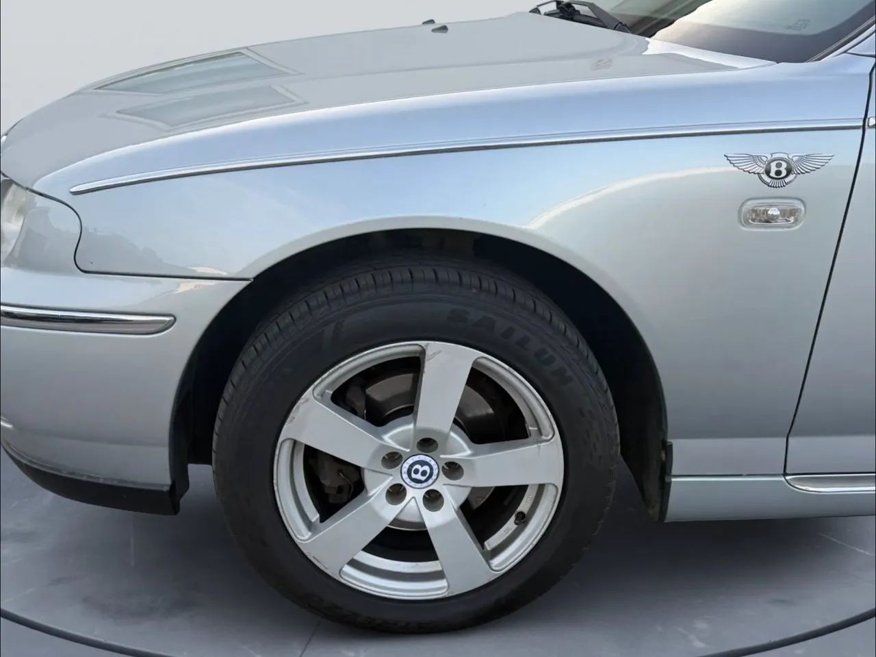 Vehicle image 13