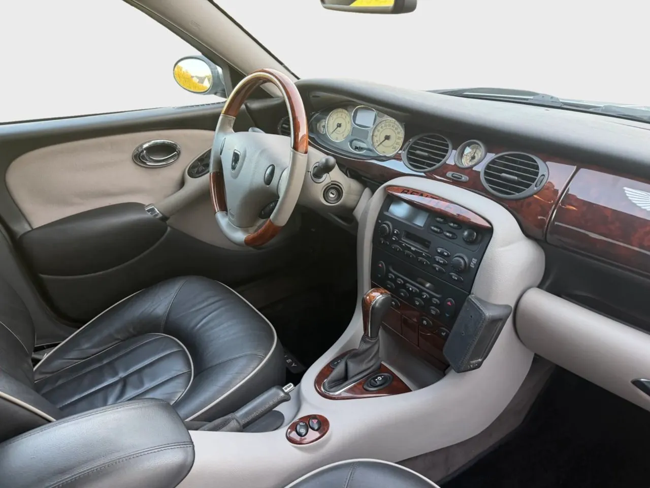 Vehicle image 26