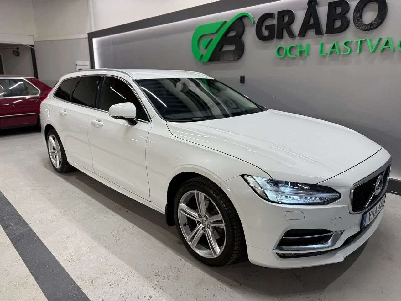 Vehicle image 6