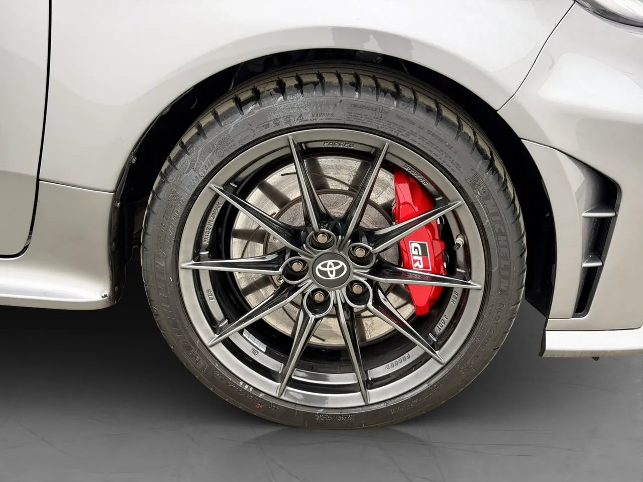 Vehicle image 30
