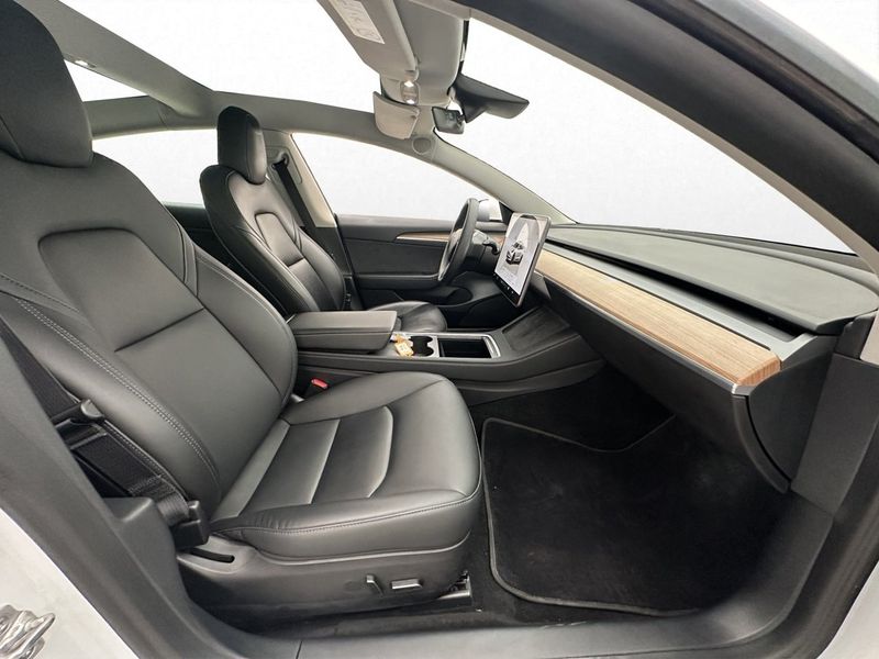 Tesla Model 3 bild 10