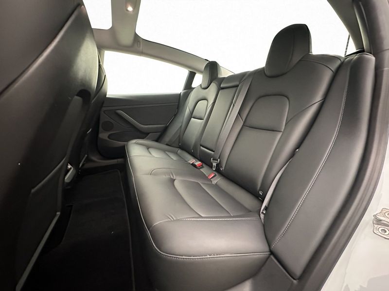 Tesla Model 3 bild 16