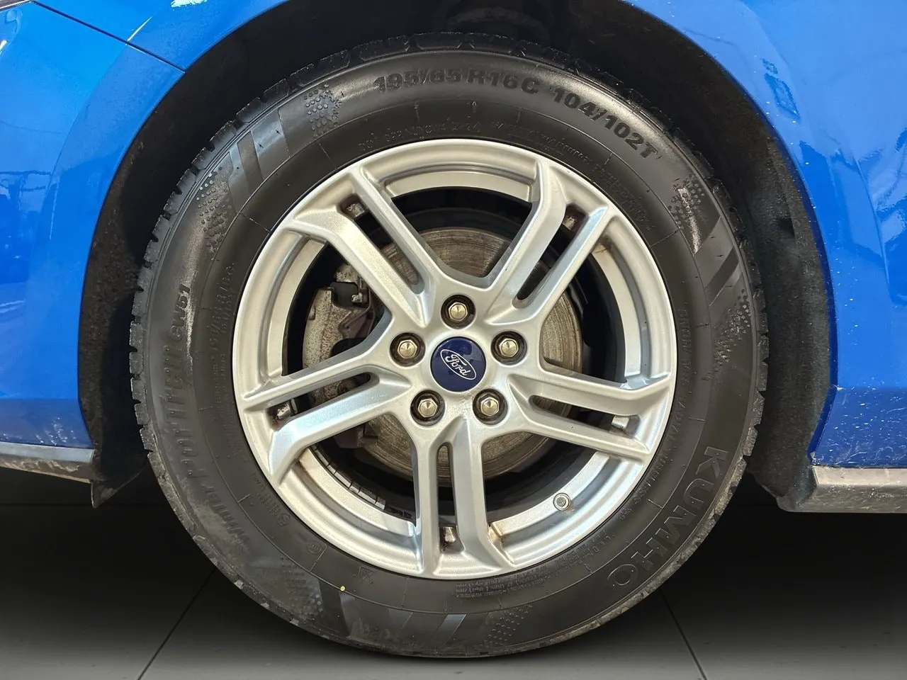 Vehicle image 13