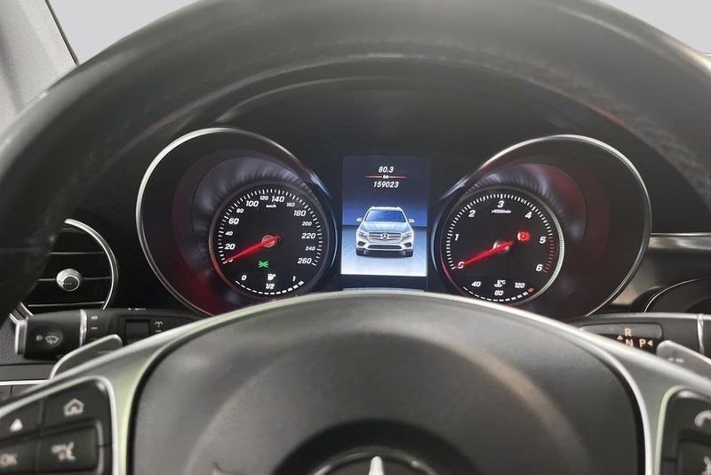 Mercedes GLC250 bild 10