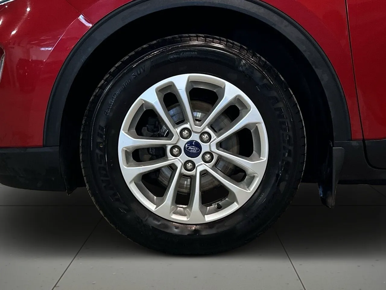 Vehicle image 13