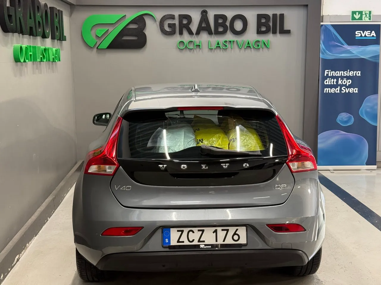 Vehicle image 6