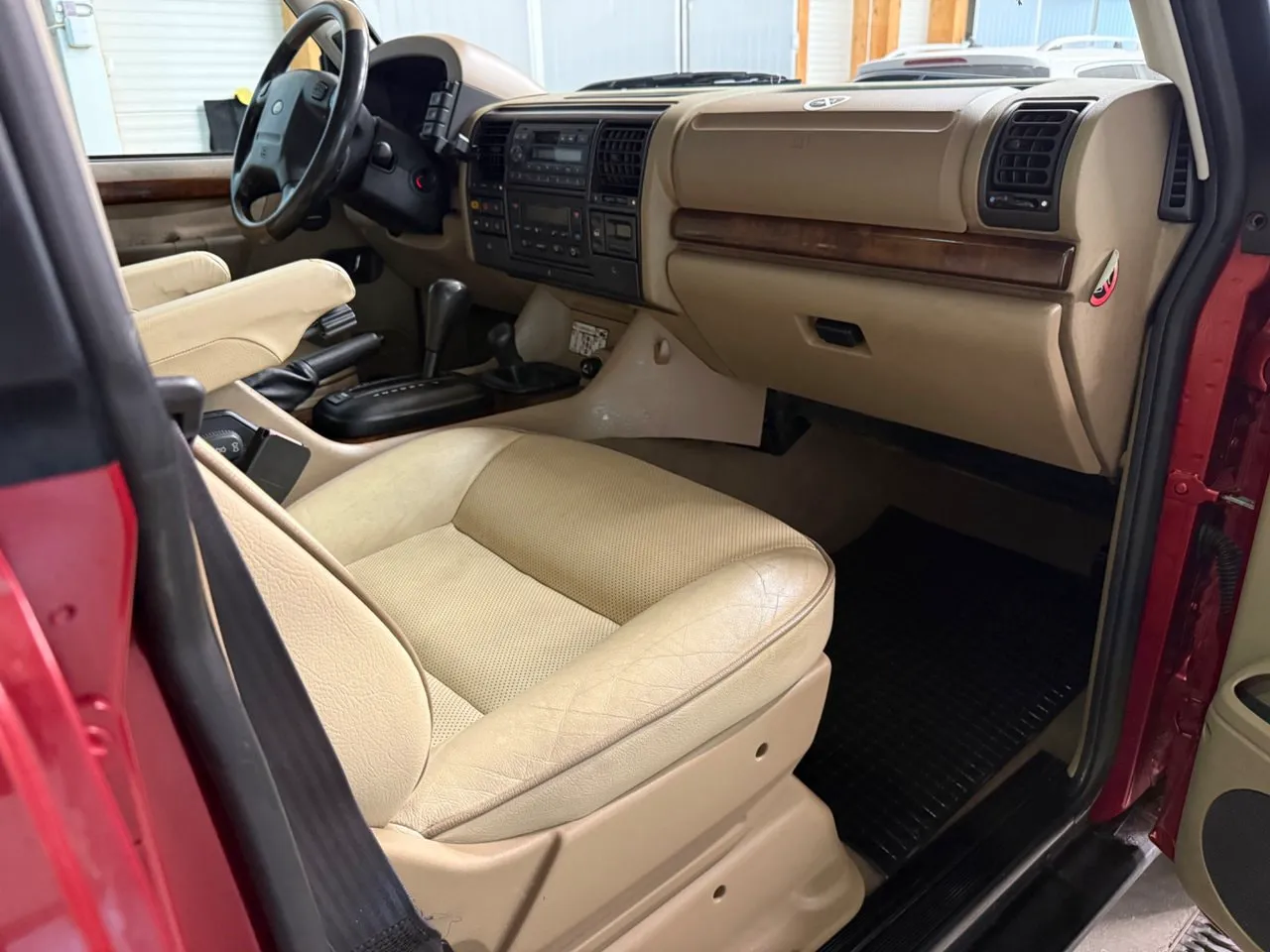Vehicle image 14
